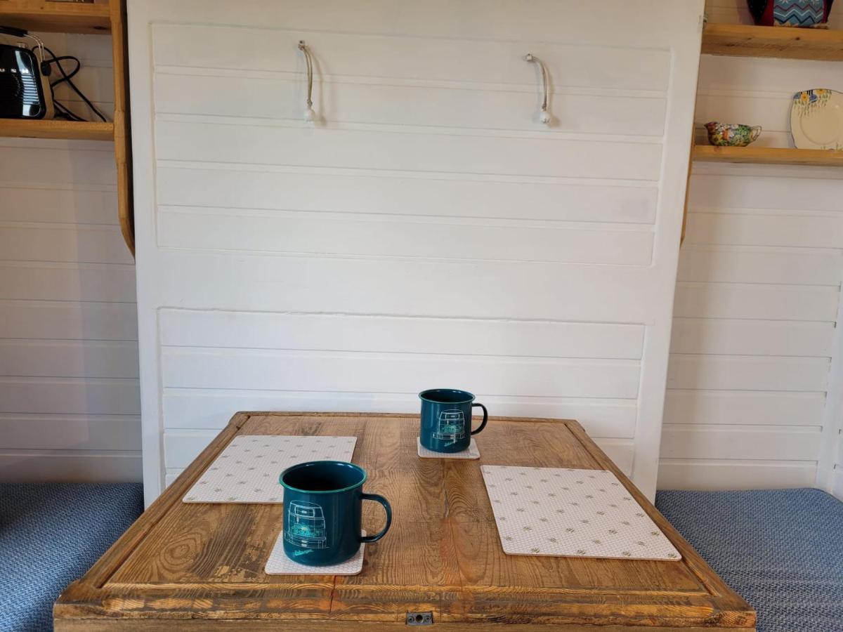 The Shepherds Hut At Forestview Farm Greenisland Екстер'єр фото