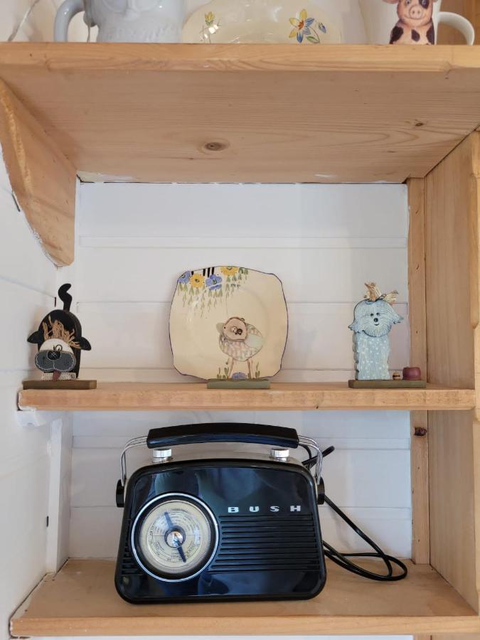 The Shepherds Hut At Forestview Farm Greenisland Екстер'єр фото